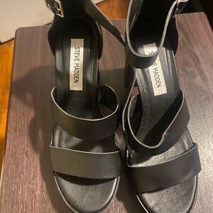 Steven madden sandal size 8 a little heavy
